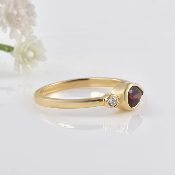 0.70 Ct Pear Shape Rhodonite Garnet Ring 925 Sterling Silver Gold Plated