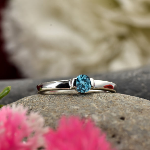 925 Sterling Silver 4MM Round Shape London Blue Topaz Gemstone Ring