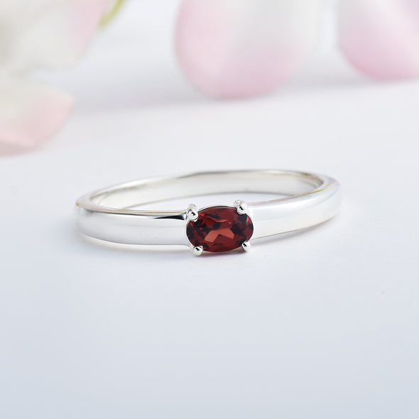 925 Sterling Silver 6x4MM Oval Shape Garnet Gemstone Ring