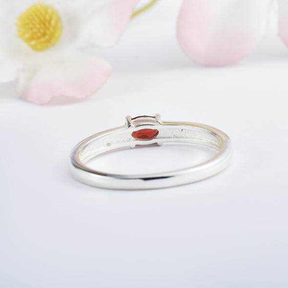 925 Sterling Silver 6x4MM Oval Shape Garnet Gemstone Ring