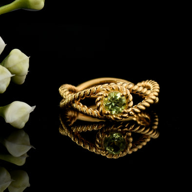 4x4mm Round Peridot Twisted Band Design Ring - 925 Sterling Silver Yellow Plated