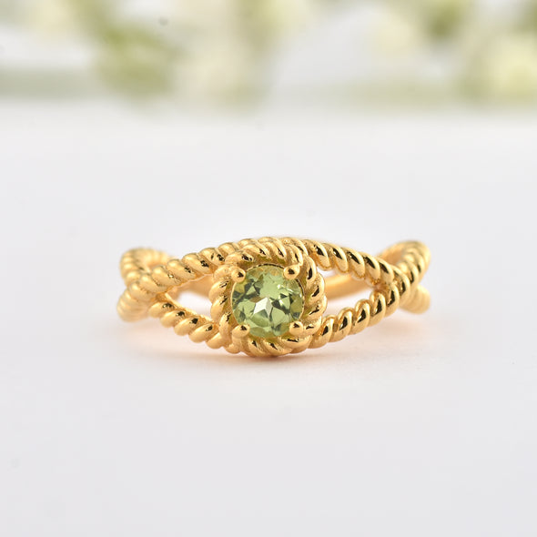 4x4mm Round Peridot Twisted Band Design Ring - 925 Sterling Silver Yellow Plated