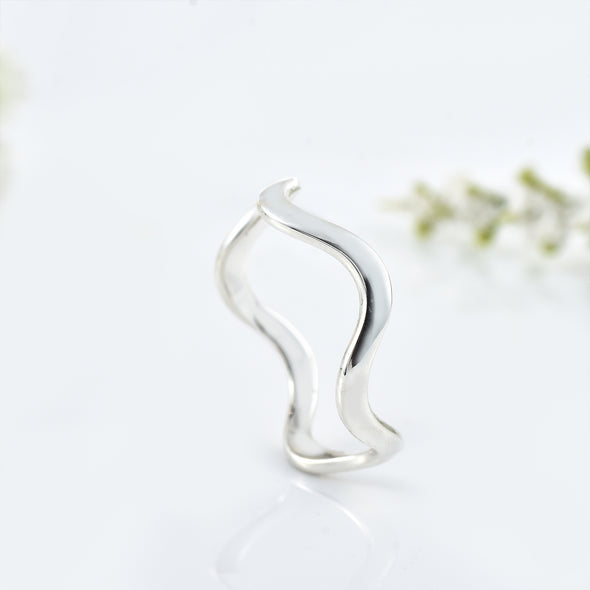 Minimalist Wave Band Ring - 925 Sterling Silver
