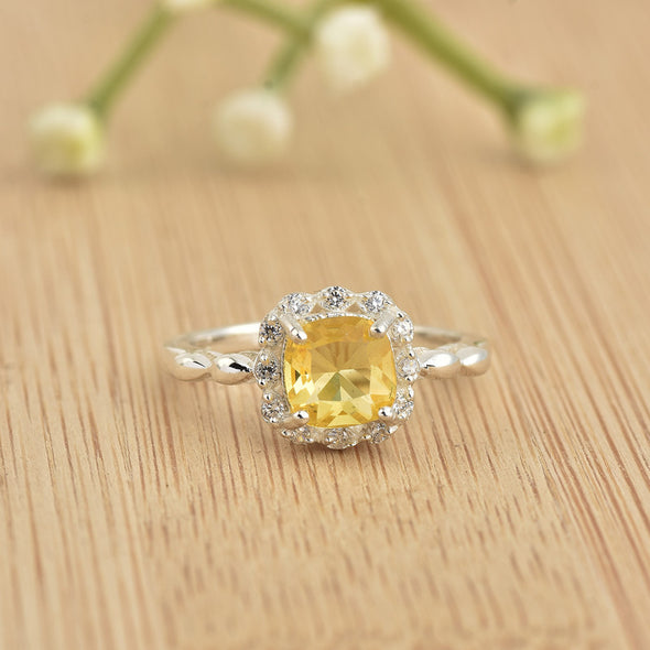 925 Sterling Silver 6x6mm Round Lemon Quartz Ring with Halo Accents