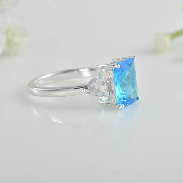 10x8mm Octagon Swiss Blue Topaz Three stone Ring 925 925 Sterling Silver